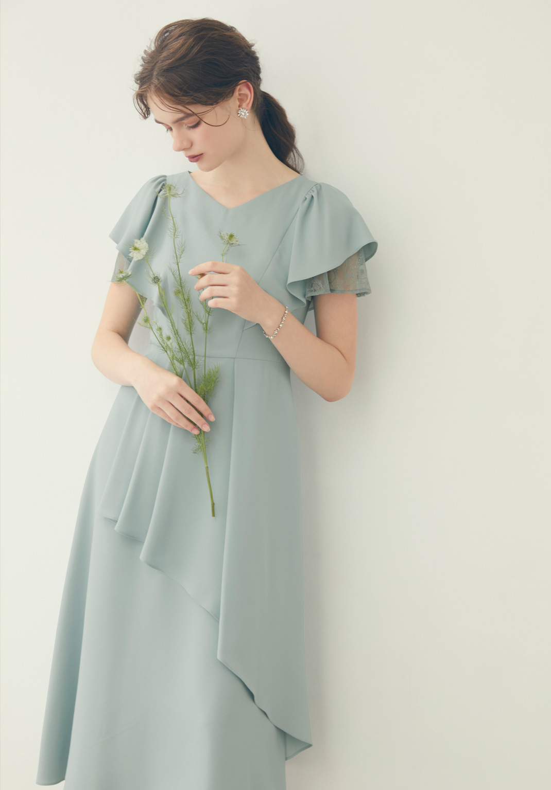 【美品】Aimer(エメ) パーティドレス AIMER ワンピース レースケープ風スリーブフィット＆フレア