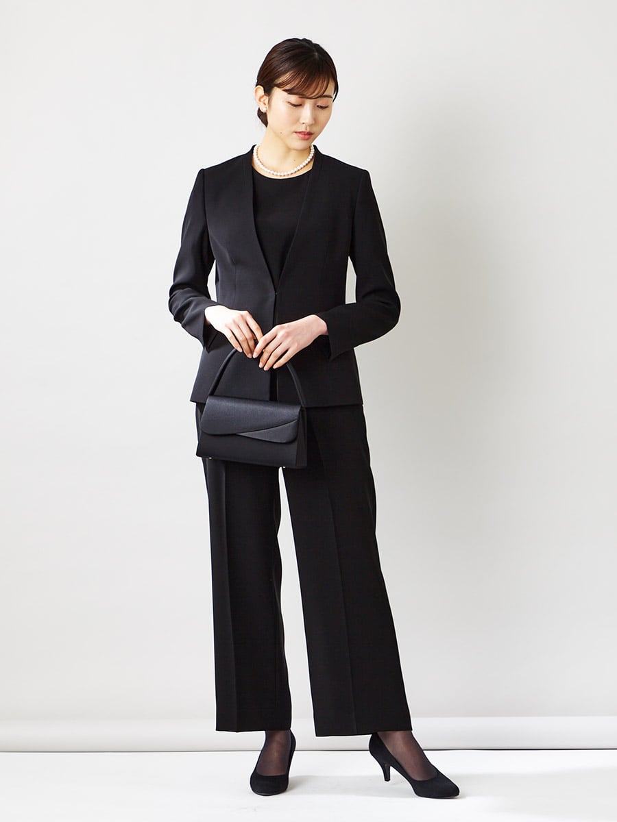 ブラックフォーマル 特別な日のドレスブランドaimer エメ